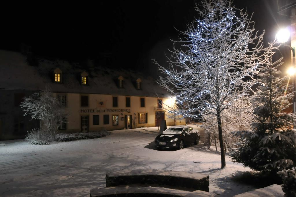 Auberge De La Providence Saint-Donat Exterior foto